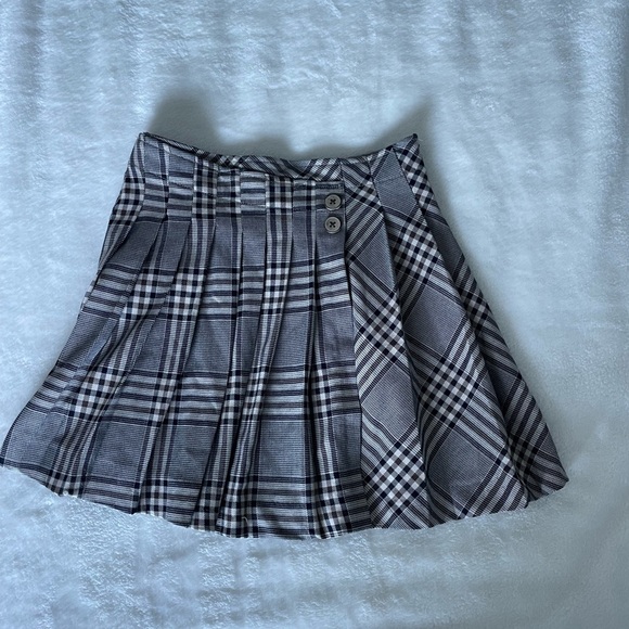 Zara Checkered Pleated Skirt in Black and White - Picture 1 of 8